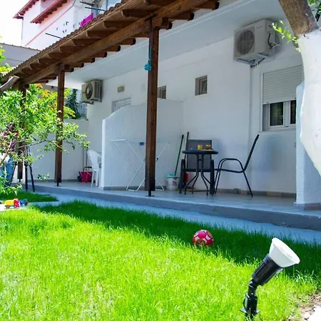 Modern Studio 20 Meters From Sea. Garden View. * Nea Kallikrateia